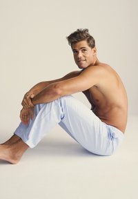 Thumbnail Image 2