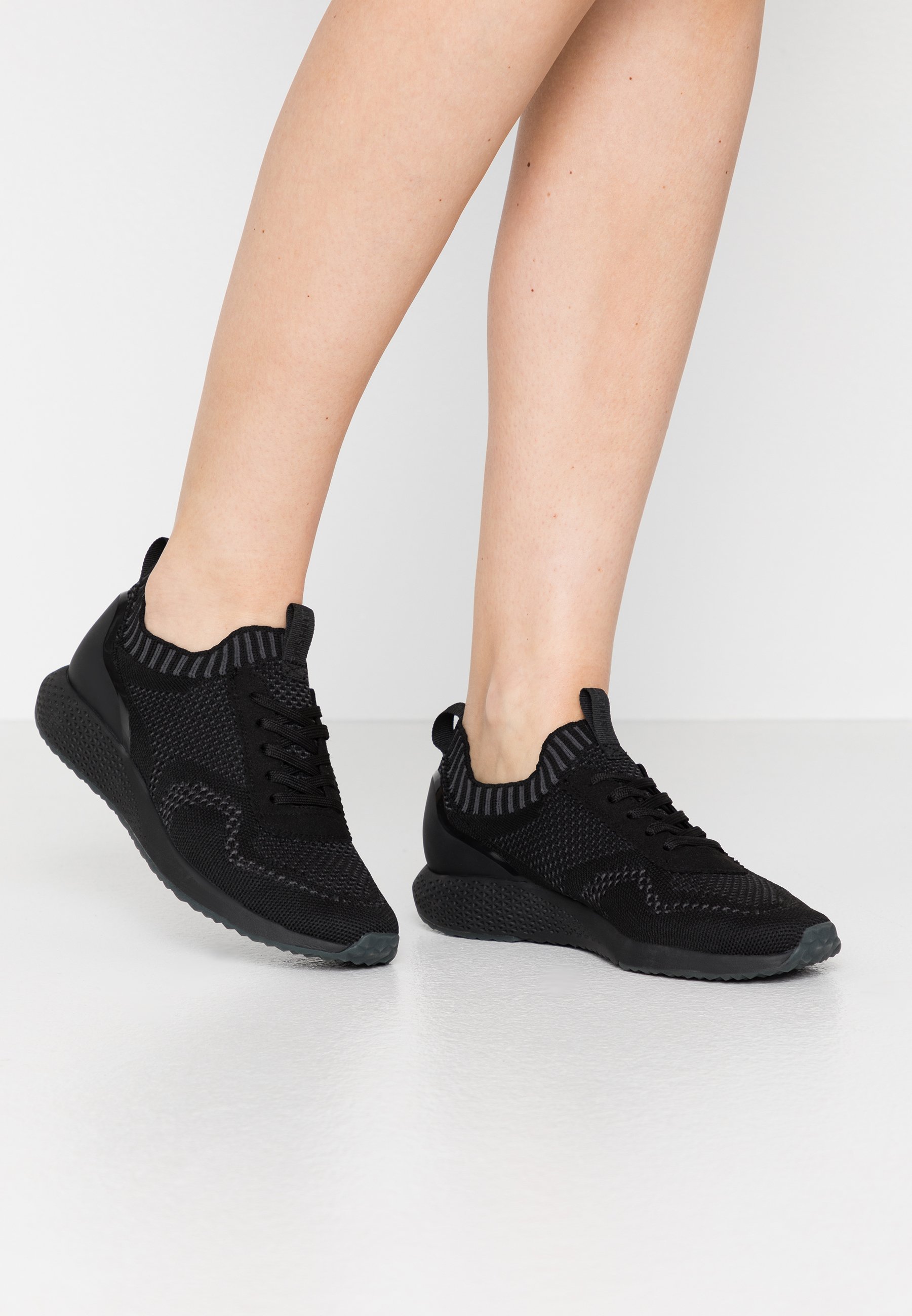 Tamaris Fashletics Joggesko blackdark grey Zalando.no Tamaris Fashletics Joggesko blackdark grey Zalando.no