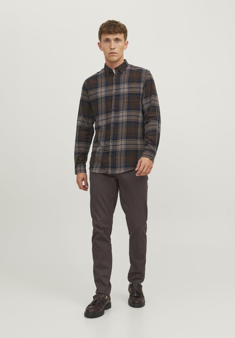 Jack & Jones JPSTMARCO JJDAVE NOOS - Chinot - seal brown