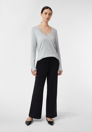 PLUS MIT DETAILS - Strickpullover - grau