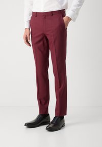 HUGO ARTI HESTEN  - Completo - dark pink