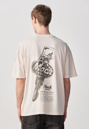 Next, MACK TRUCKS RELAXED FIT - T-shirt imprimé - ecru white