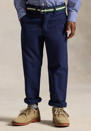 Polo Ralph Lauren, BEDFORD SLIM FIT FLEX ABRASION PANT 2-6Y - Nohavice chinos - newport navy