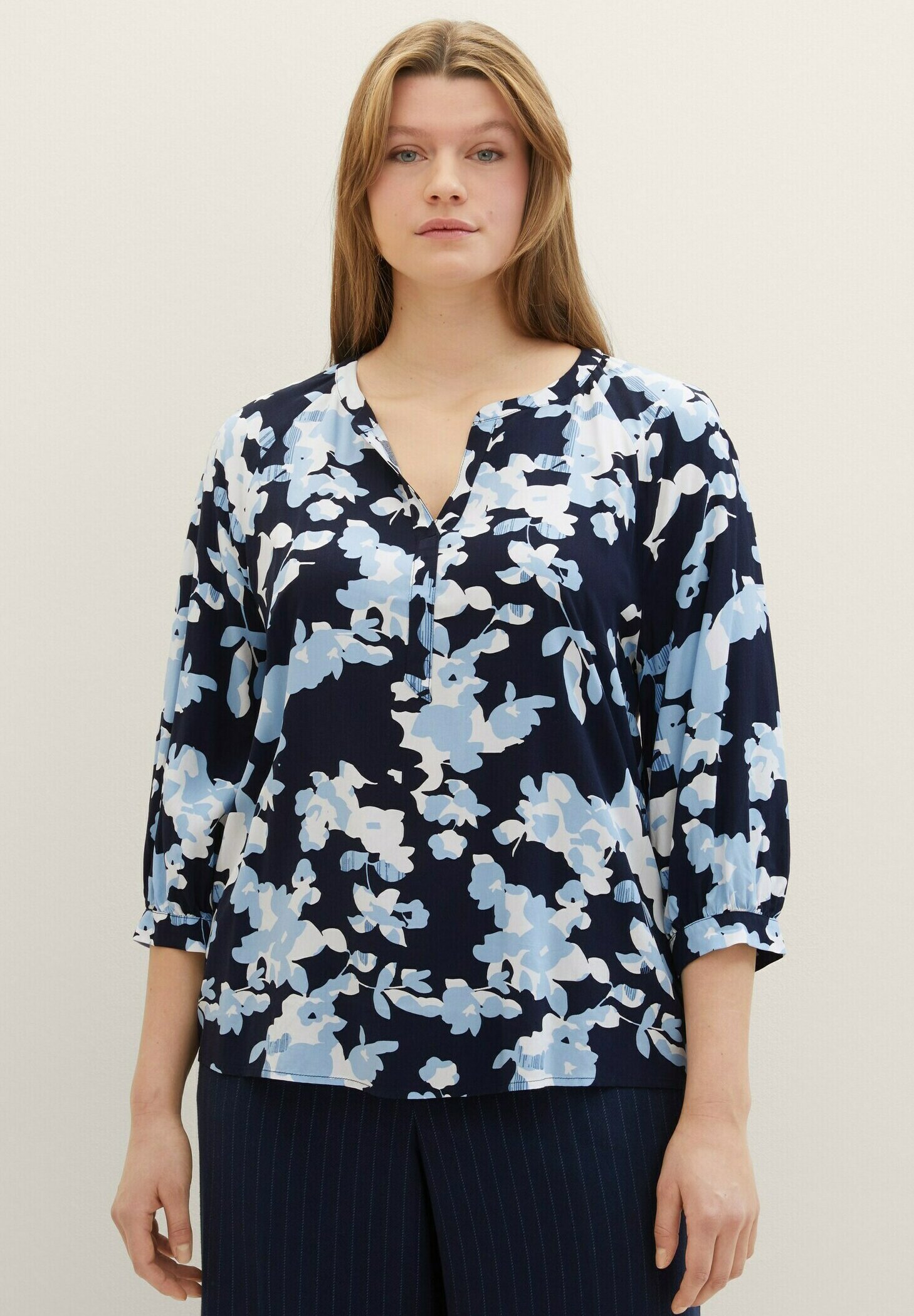 TOM TAILOR Damen Bluse Mit Muster – Langärmlig, Aus Weicher Viskose, Loose Fit