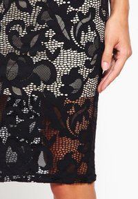 Little Mistress Fodralklänning - black