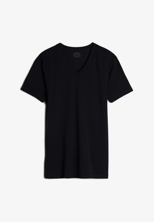 Černé triko s výstřihem do V z měkké bavlny, krátké rukávy, volný střih a čisté švy. Žádné viditelné vzory ani akcenty.