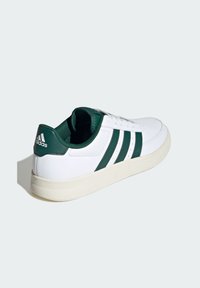 adidas Sportswear BREAKNET 2.0 M - Baskets basses - cloud white   collegiate green   silver green