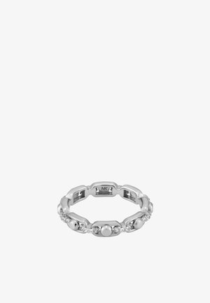 Silberner Kettenglied-Ring mit abwechselnd glatten und strukturierten ovalen Gliedern, mit kleinen klaren Steinen zwischen den Gliedern.