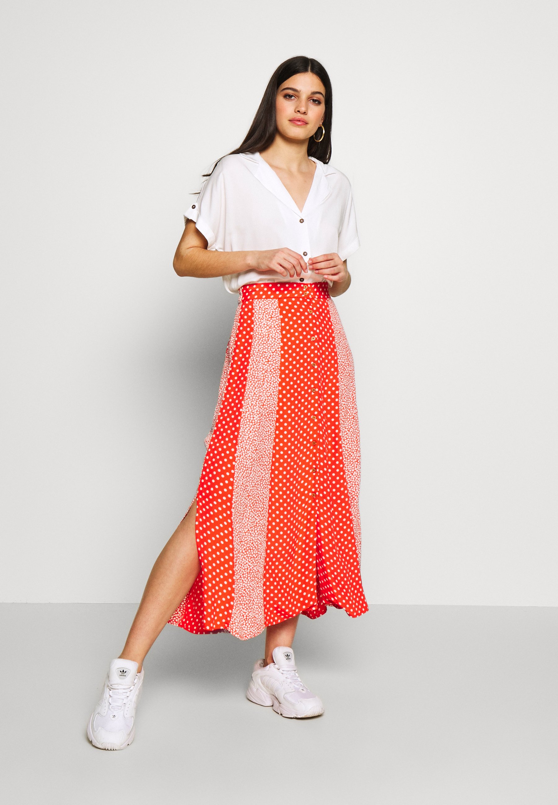 YAS YASTIARA LONG SKIRT Maxiskjørt tigerlily Zalando.no Gebe SKIRT BREEZE - Maxiskjørt - white/red