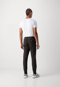 INDICODE JEANS Nohavice - black