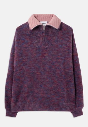 Pullover sweater in a textured wool blend, featuring a burgundy and purple speckled pattern, with a ribbed pink collar and half-zip detail.