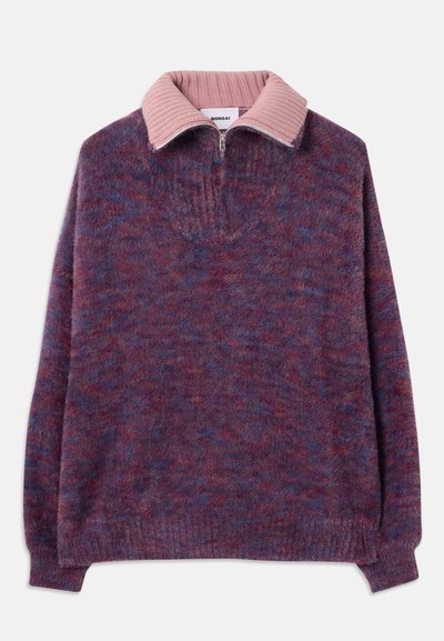 Pullover sweater in a textured wool blend, featuring a burgundy and purple speckled pattern, with a ribbed pink collar and half-zip detail.