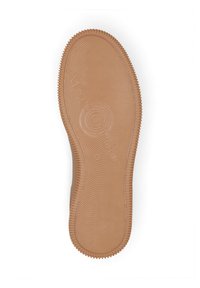 Sohle eines Marc O'Polo-Schuhs, die eine strukturierte, hellbraune Oberfläche mit eingeprägtem kreisförmigen Logo und der Größenangabe 37 zeigt.