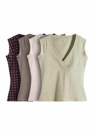 Topuri fără mâneci cu decolteu în V în cinci culori: verde deschis, roz deschis, taupe, maro și maro închis cu buline albe, aranjate suprapuse.