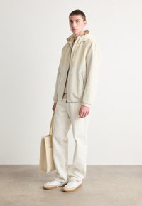 Thumbnail Image 3