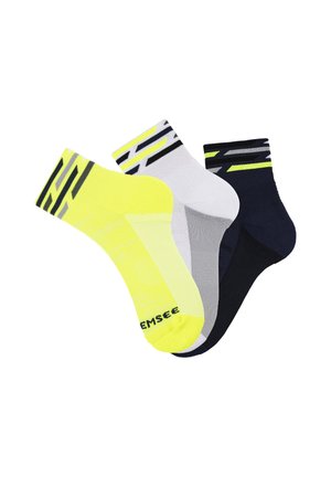 Set aus drei Sportsocken. Merkmale in Gelb, Grau und Marineblau mit kräftigen Mustern. Hergestellt aus atmungsaktivem Material für Komfort.