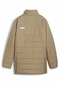 Beige puff-jakk, millel on kõrge krae, tikandit meenutav tekstuur ja küljetaskud; seljal on valge "PUMA" logo.