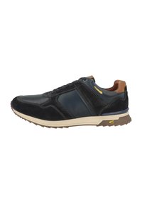 Zwarte en marineblauwe sportschoenen gemaakt van leer en suede, met een beige zool, bruine accenten en gele details aan de zijkant.