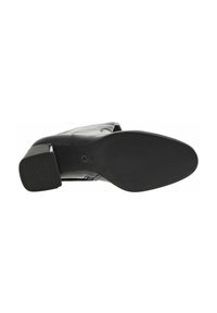 Chaussure en cuir noir avec un bout carré, un petit talon carré et une semelle en caoutchouc texturé. Comprend un dessus lisse et des détails de couture subtils.