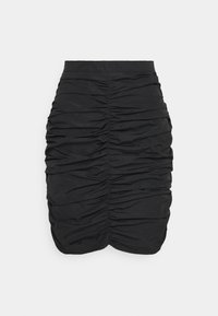 Černá skládací sukně s nařasenou texturou, strukturovaným pasem a přiléhavým střihem, vyrobená z hladké látky.