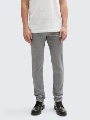 TRAVELER - Chino - white navy zig zag structure