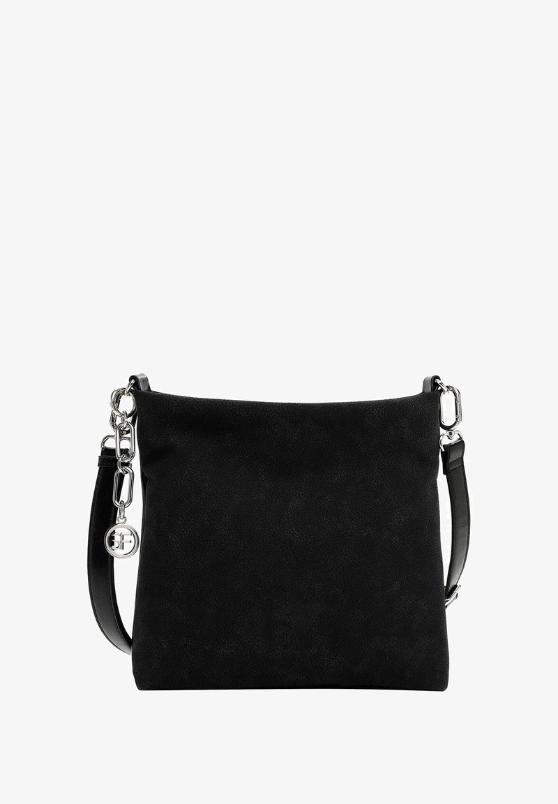 Borsa a tracolla in suede nera con una texture liscia, dotata di tracolla removibile, hardware argentato e un emblema circolare del marchio. Forma semplice e rettangolare.