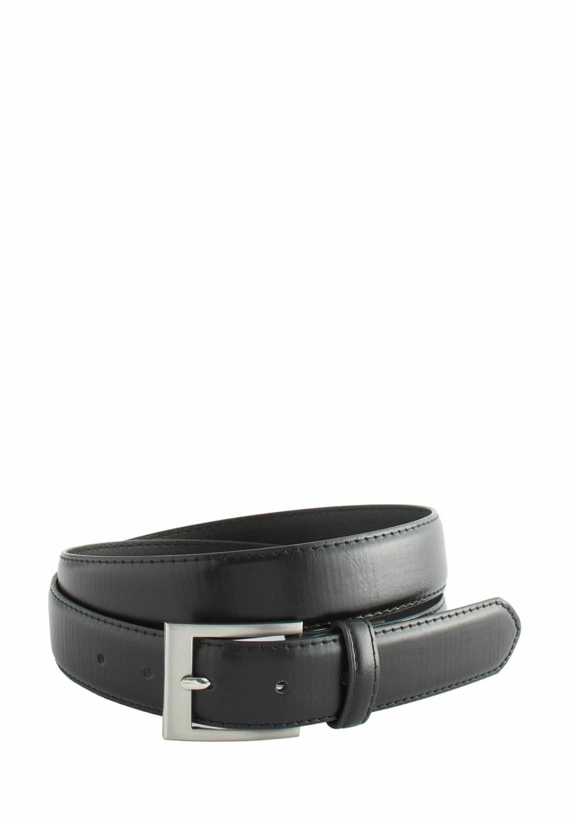 Ceinture en cuir noir avec texture lisse, boucle en métal argenté et détails de couture visibles. Elle présente plusieurs trous pour l'ajustement.