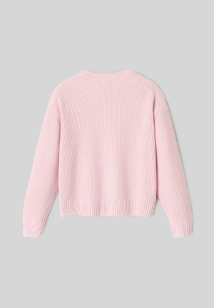 Pull côtelé rose avec un col rond, des manches longues et une coupe décontractée avec un ourlet épais et texturé.