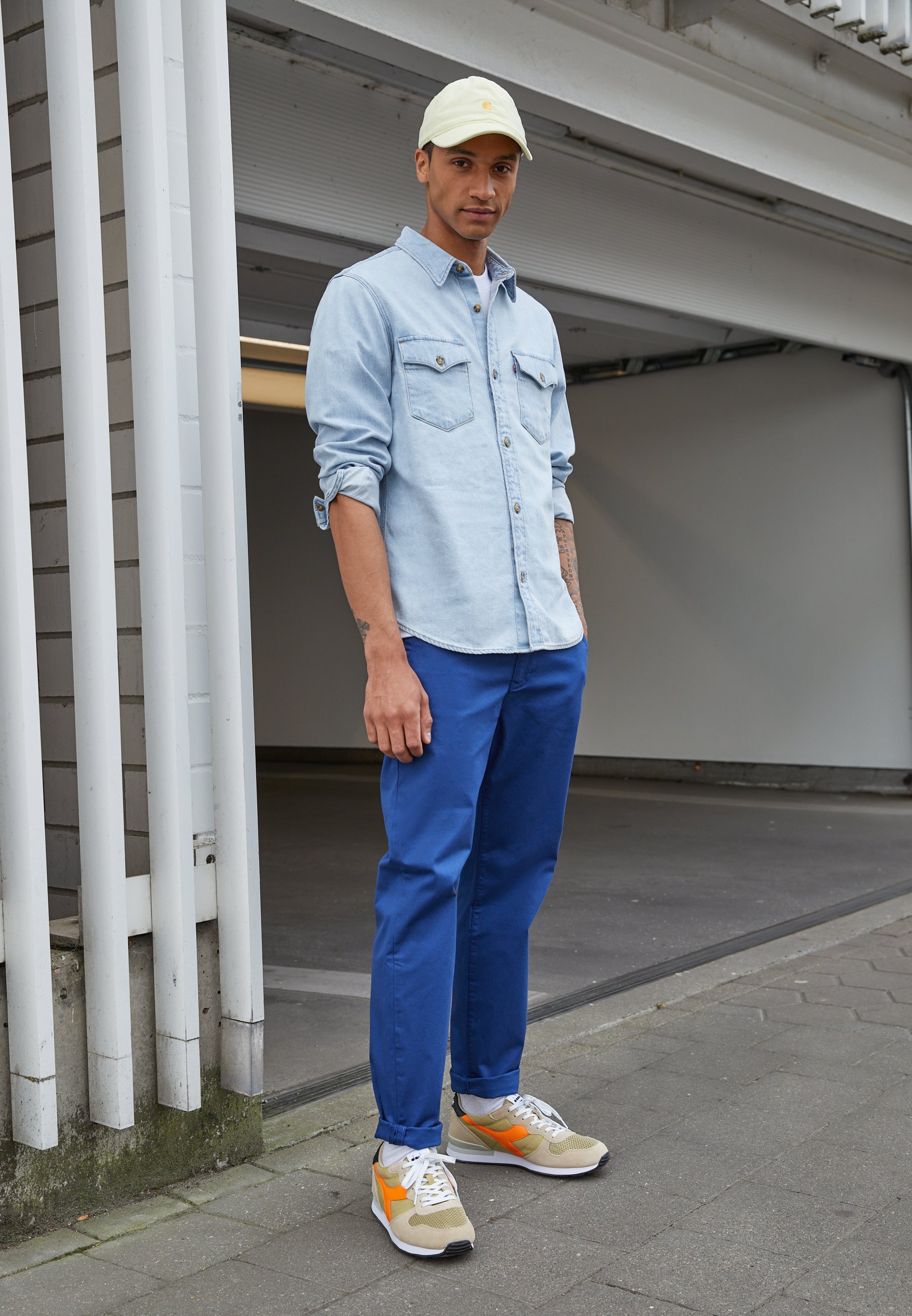 high top converse men outfit