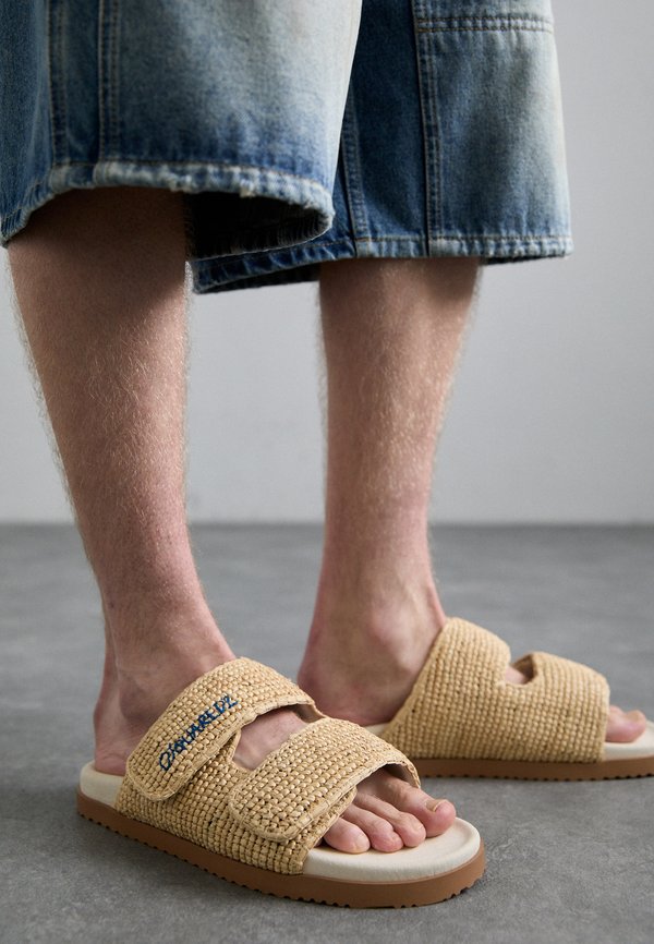 Pantolette flach - beige