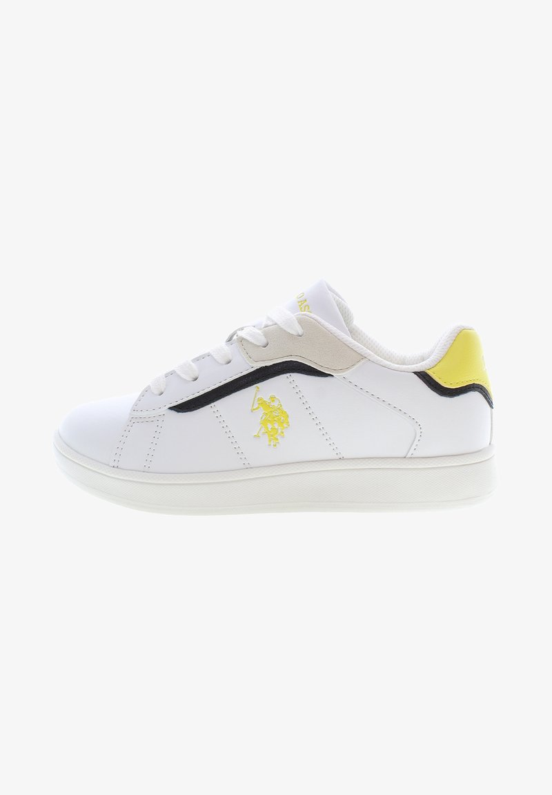 Sneaker bianco con accenti gialli, suola in gomma, tessuto testurizzato e dettagli del logo. Presenta una striscia nera a contrasto lungo i lati.