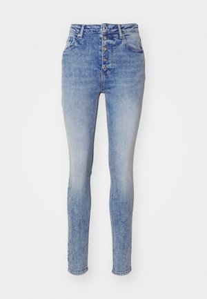 Højtaljede skinny jeans i lys blå denim med fem knaplukninger, to frontlommer og en lysvask for et slidt udseende.