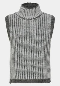 Maglione senza maniche a collo alto, realizzato in morbido filato grigio e bianco con texture a rilievo, caratterizzato da un alto colletto e un motivo a costine lungo il tessuto.