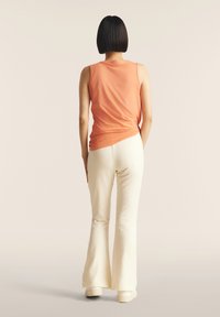 Freddy REGULAR FIT CON APERTURA LATERALE - Top - fusion coral