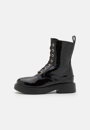Love Moschino NEW CITY LOVE - Gležnjače s platformom - nero