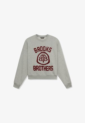 Jasnoszara bluza crewneck z napisem „Brooks Brothers” i okrągłym emblematem w ciemnoczerwonym kolorze z przodu.