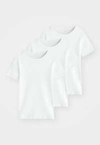 T-shirts en coton blanc en lot de trois, dotés de manches courtes et d'un col rond, avec une texture lisse et une coupe classique.
