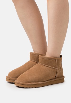 BIASNOW  - Boots à talons - cognac