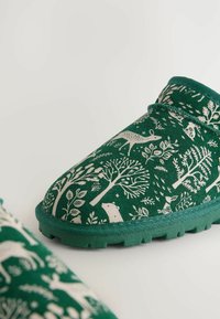 Next SHOOT REGULAR FIT - Hausschuh - green woodland