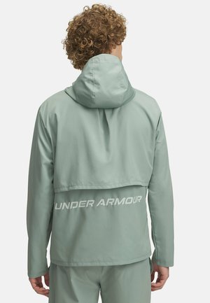 Under Armour LAUNCH - Running jacket - silica green