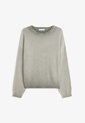 Maglione grigio chiaro a coste con scollo tondo, spalle scese e maniche lunghe. Il tessuto texturizzato offre un aspetto morbido.