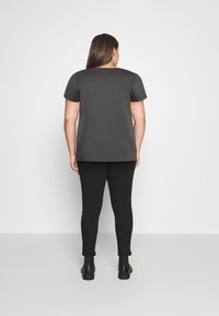 Levi's® Plus Camiseta estampada - black