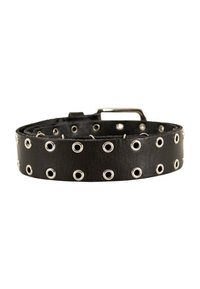 Cintura in pelle nera con occhielli in metallo argento distribuiti uniformemente e fibbia metallica, dal texture liscia e forma arrotondata.