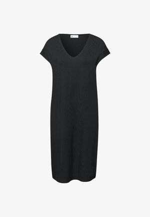 Schwarzes knielanges Kleid mit kurzen Ärmeln und V-Ausschnitt, mit einfachem, lockerem Schnitt und einem Stoffetikett an der Innenseite des Halsausschnitts.