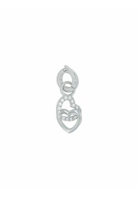 Pendente a forma di cuore in argento, caratterizzato da design intrecciati, adornato con pietre preziose trasparenti e dotato di un gancio sicuro per l'attacco.