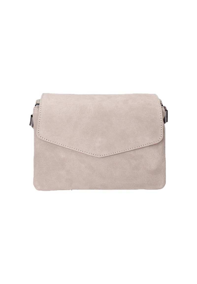 Borsa a pochette in suede beige con un risvolto triangolare, dettagli di cucitura e chiusura con zip. Texture morbida e forma rettangolare compatta.