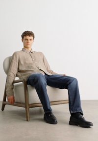BOSS RELEGANT 6 - Camisa - open brown
