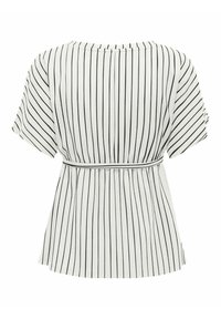 Haut blanc à rayures verticales noires, manches courtes, coupe décontractée et détail à la taille cintrée. Tissu texturé sur l'ensemble du modèle.