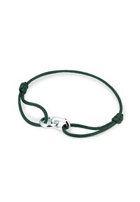 Braccialetto in corda intrecciata verde con anello in metallo argento lucido e dettagli a nodi, progettato per una vestibilità regolabile.