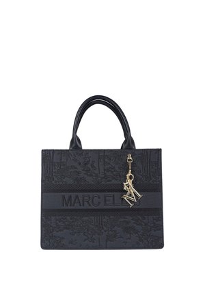 Borsa a mano nera Marc Ellis con motivo floreale in rilievo, doppi manici e ciondoli a lettere color oro appesi sul davanti.